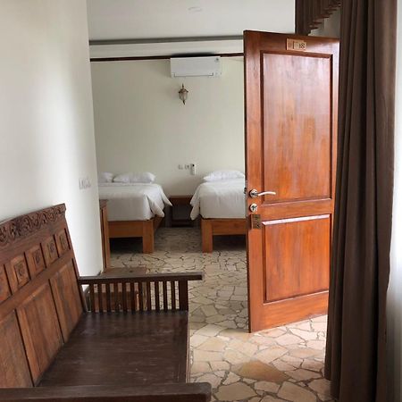 פראנגטריטיס Edge Resort, Yogyakarta מראה חיצוני תמונה