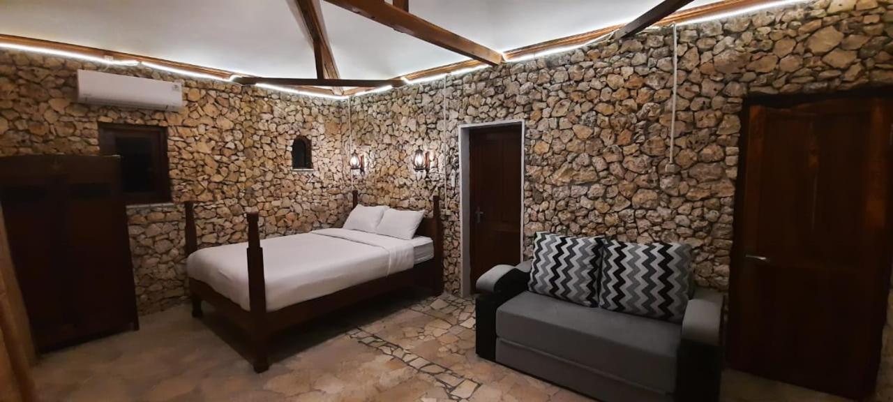 פראנגטריטיס Edge Resort, Yogyakarta מראה חיצוני תמונה
