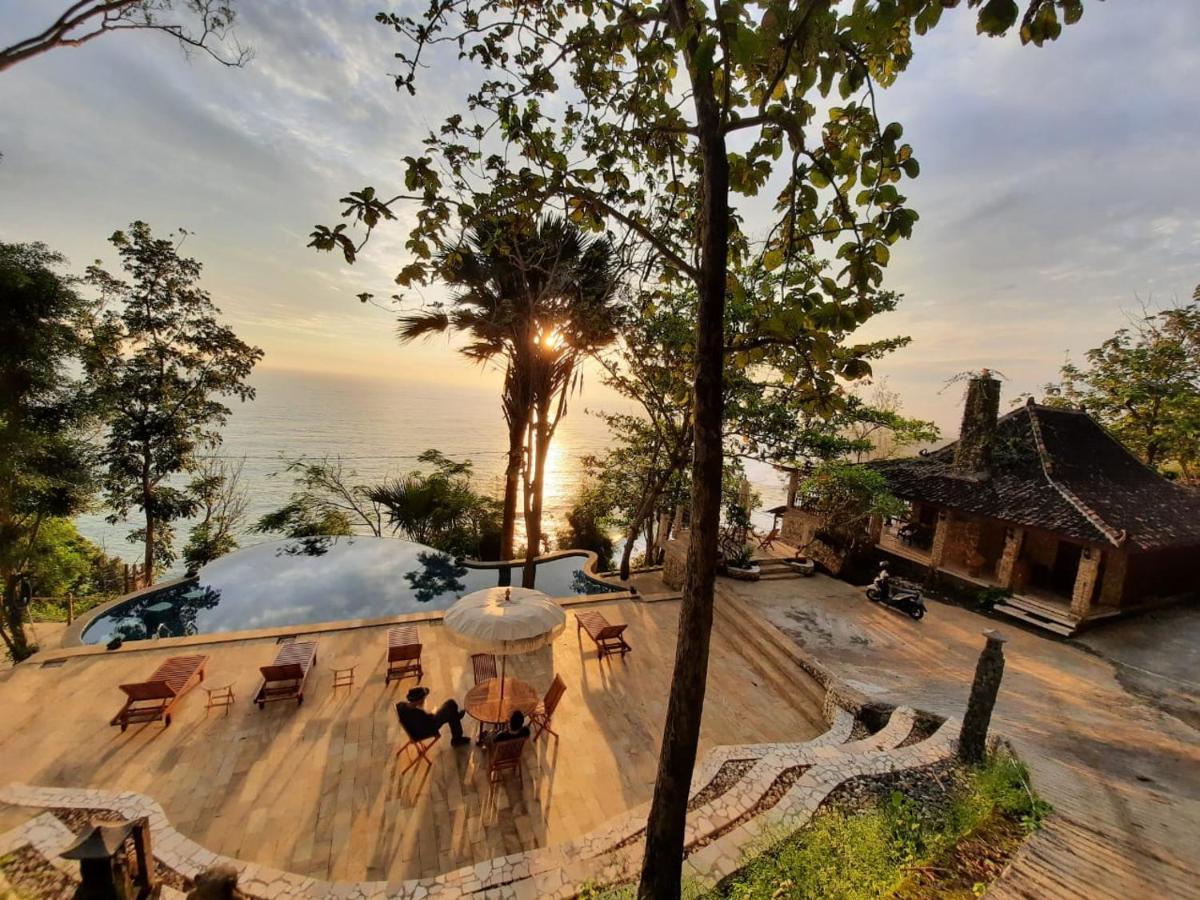 פראנגטריטיס Edge Resort, Yogyakarta מראה חיצוני תמונה
