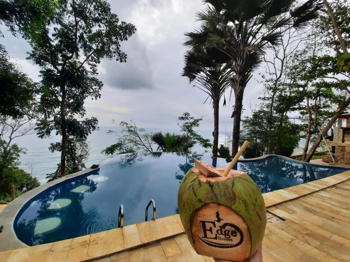 פראנגטריטיס Edge Resort, Yogyakarta מראה חיצוני תמונה
